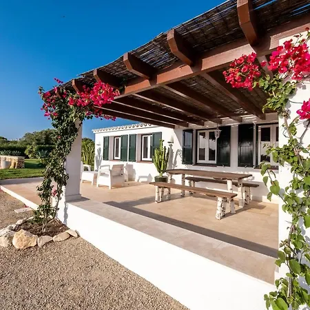 Villa Magnificent Finca With Mini-golf, Padel Court, Hot Tub & 2 Pools