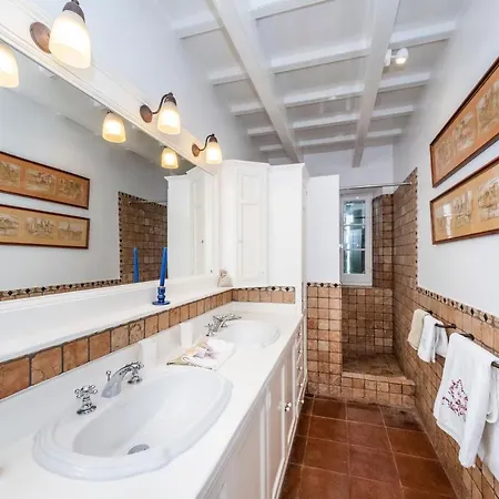 Magnificent Finca With Mini-golf, Padel Court, Hot Tub & 2 Pools *