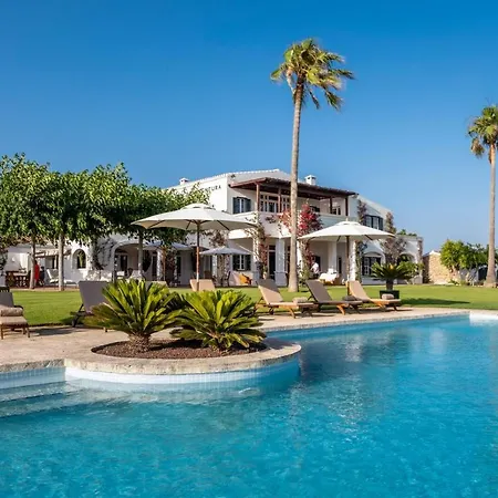 Villa Magnificent Finca With Mini-golf, Padel Court, Hot Tub & 2 Pools