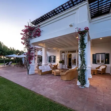 Villa Magnificent Finca With Mini-golf, Padel Court, Hot Tub & 2 Pools